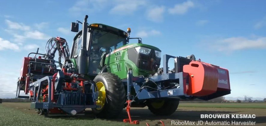Colhedora de grama Brouwer Kesmac RoboMax JD