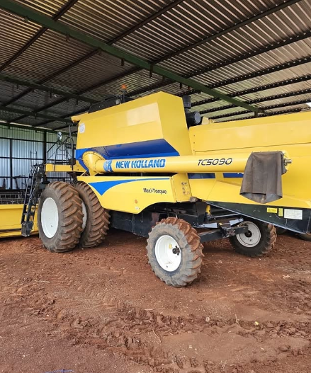 Colheitadeira a venda New Holland TC 5090