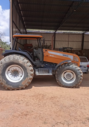 Trator Valtra 165